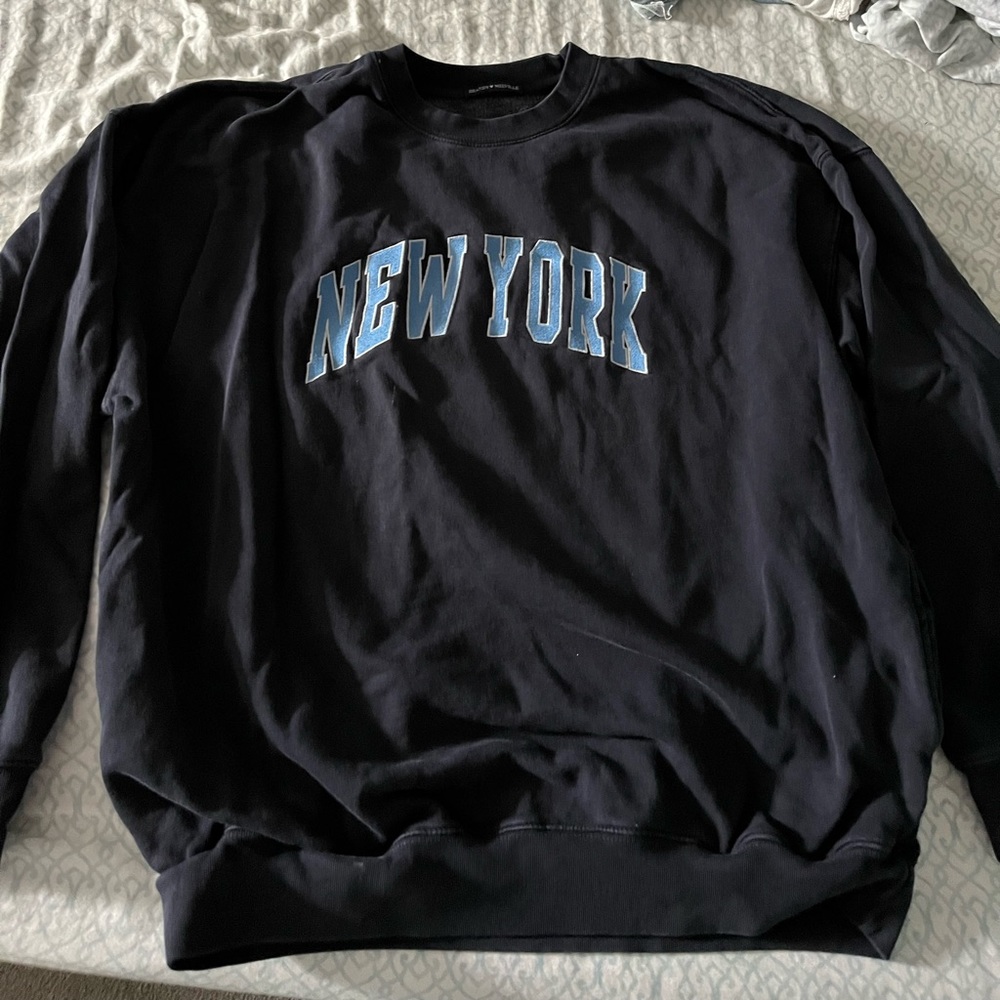 Brandy Melville crew neck sweat shirt